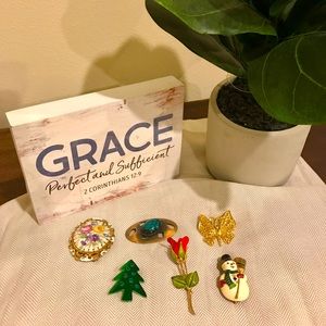 6 Pins/Brooches Lot